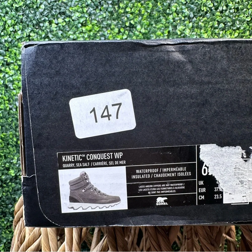 New in box Sorel Women's Kinetic conquest WP Quarry sea salt waterproof BootsNWT